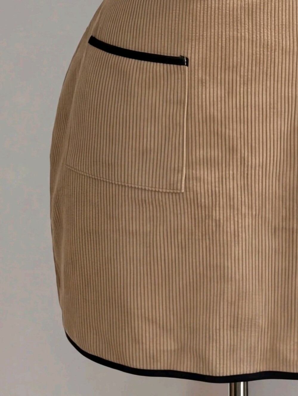 Gentle Khaki Corduroy Black Trim V-Neck Cropped Vest With Double - Picture 2 of 5